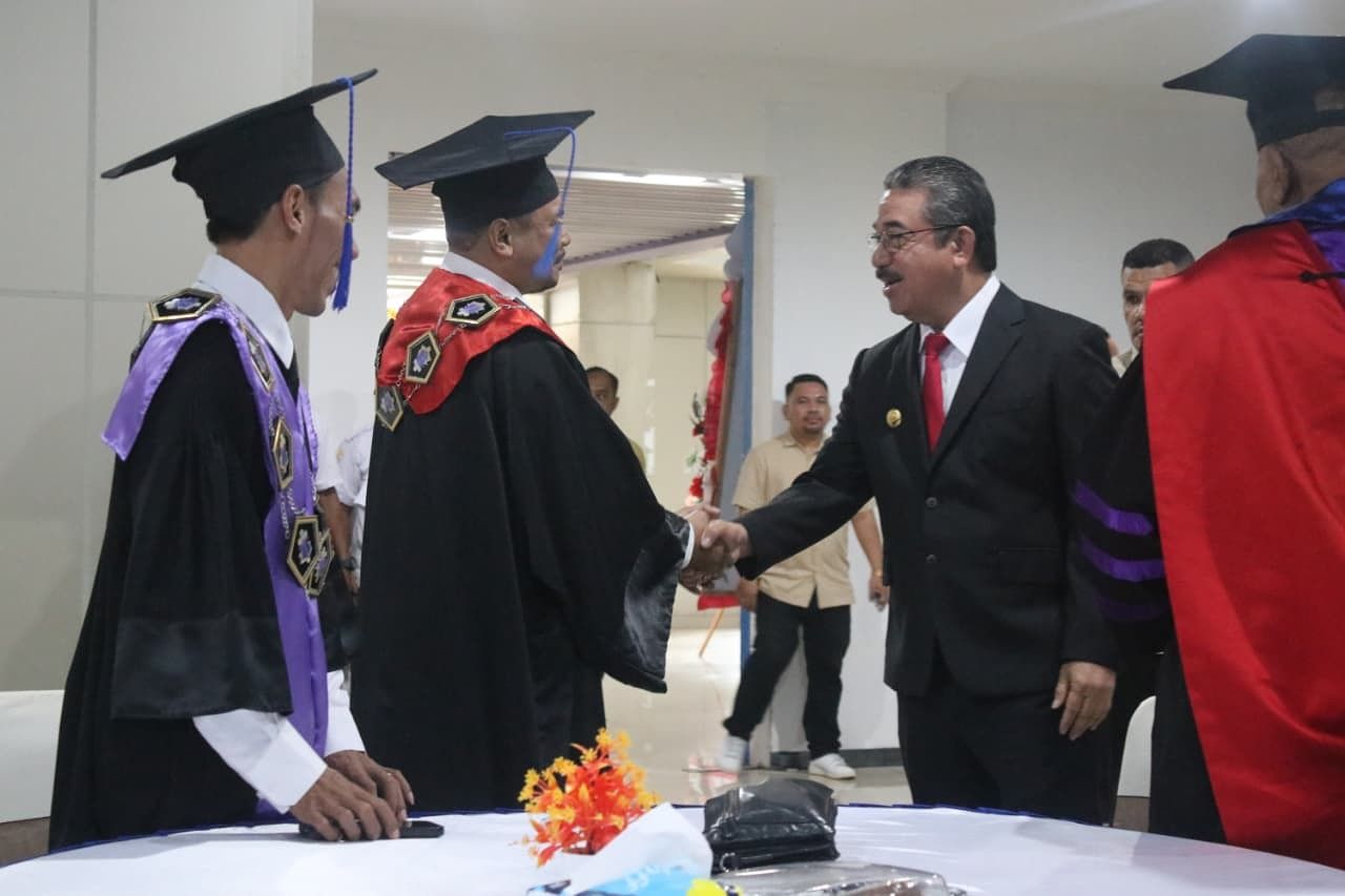 Hadiri Wisuda UKIM, Gubernur Maluku Ajak Lulusan Jadi Pribadi Inovatif dan Adaptif Hadapi Dinamika Global