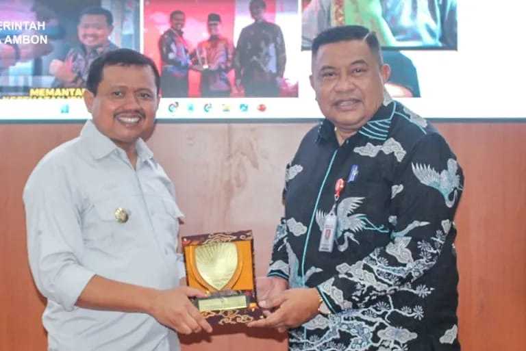 Pemkab Sumedang Hibahkan Aplikasi e-Simpati ke Pemkot Ambon