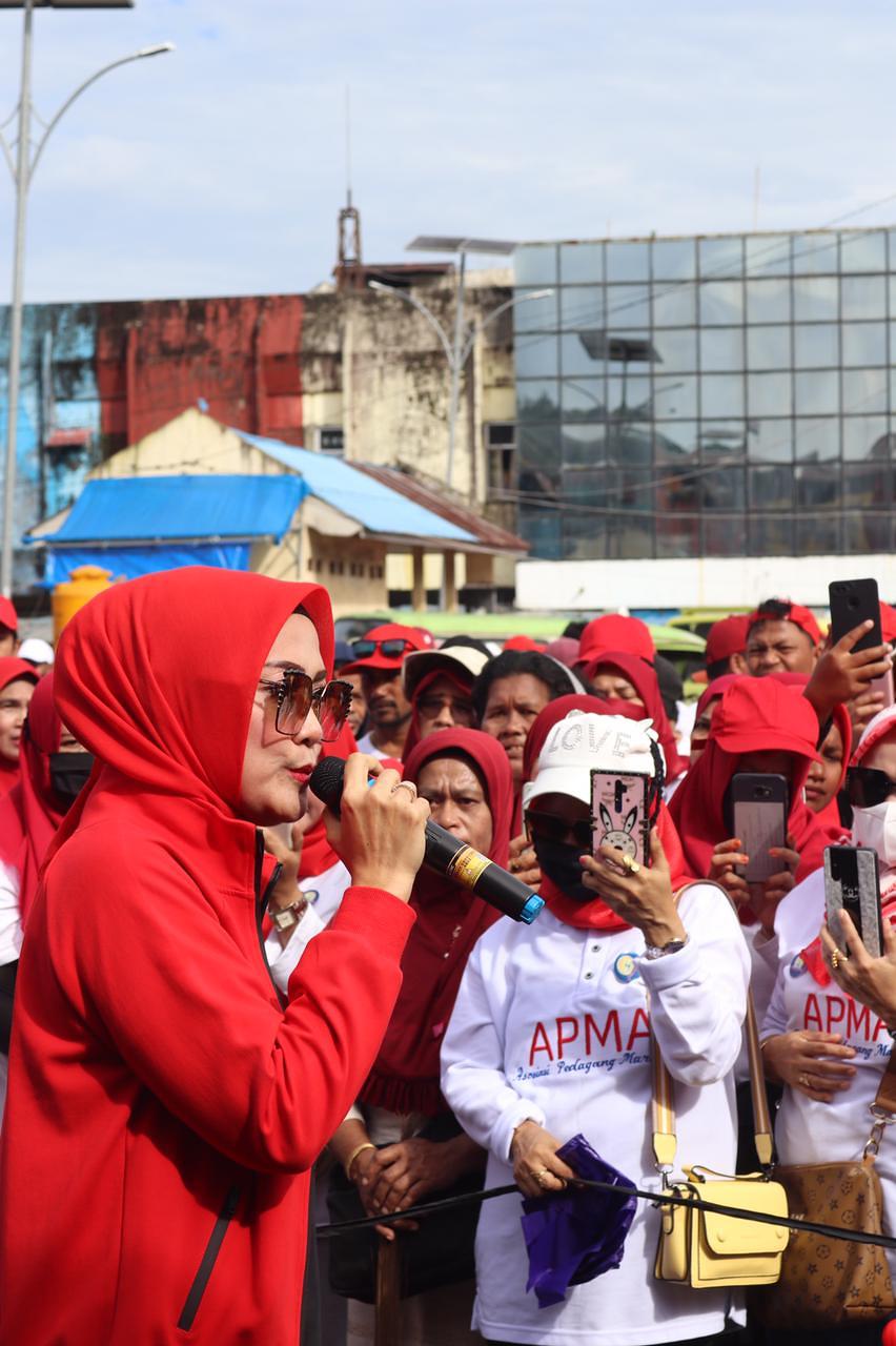 Akui Senang Bisa Bersilaturahmi Dengan Pedagang Kaki Lima--Widya : Mereka Pilar Pertumbuhan Ekonomi