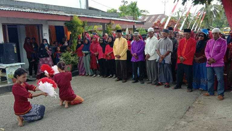 Basudara Wain Islam Jalan Adat Kei Antar Yelim Sukseskan Peresmian Gereja Katolik