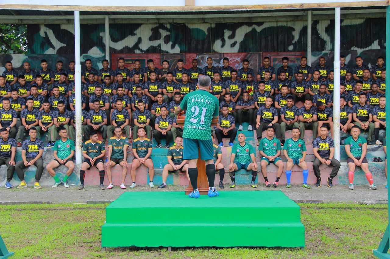 Kepala Staf Kostrad Buat Pasukan Raja Berkeringat