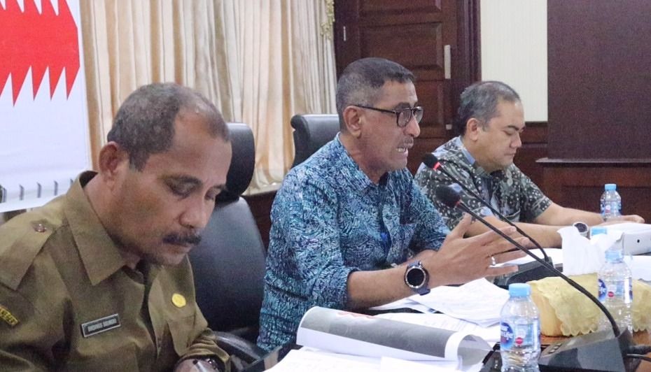 BASALAMAH PIMPIN RAPAT BAHAS TUGAS TEKNIS TPID PROVINSI MALUKU