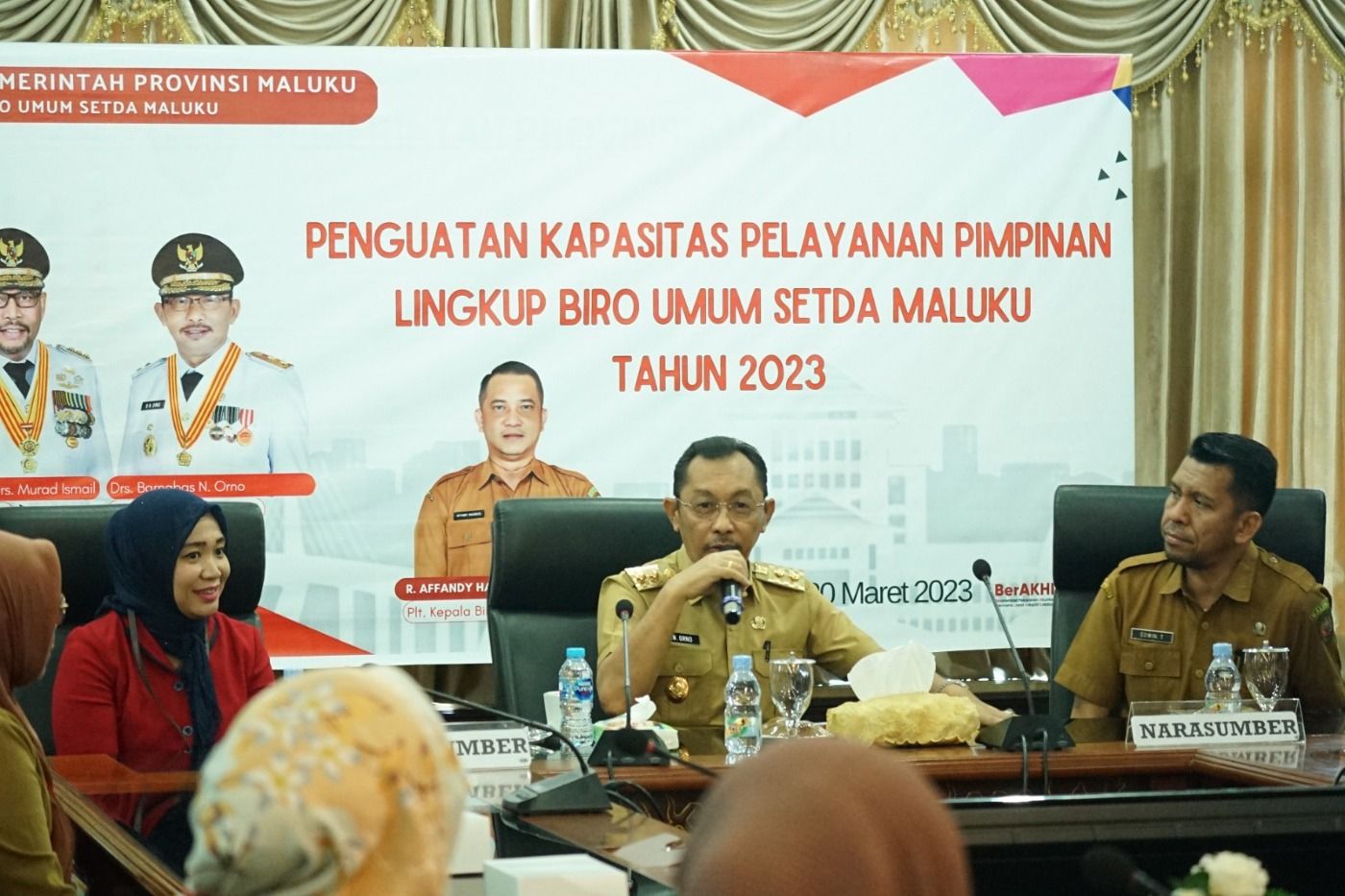 WAGUB PIMPIN KEGIATAN PENGUATAN KAPASITAS PELAYANAN PIMPINAN LINGKUP BIRO UMUM SETDA MALUKU