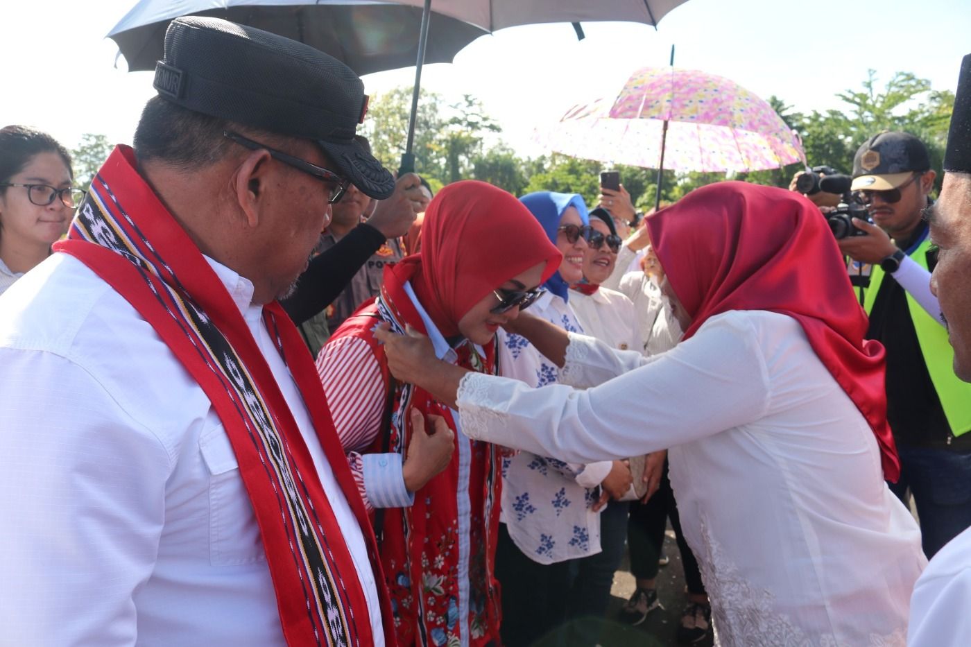 Peduli Kesehatan, Gubernur dan Isteri Kunker ke SBT