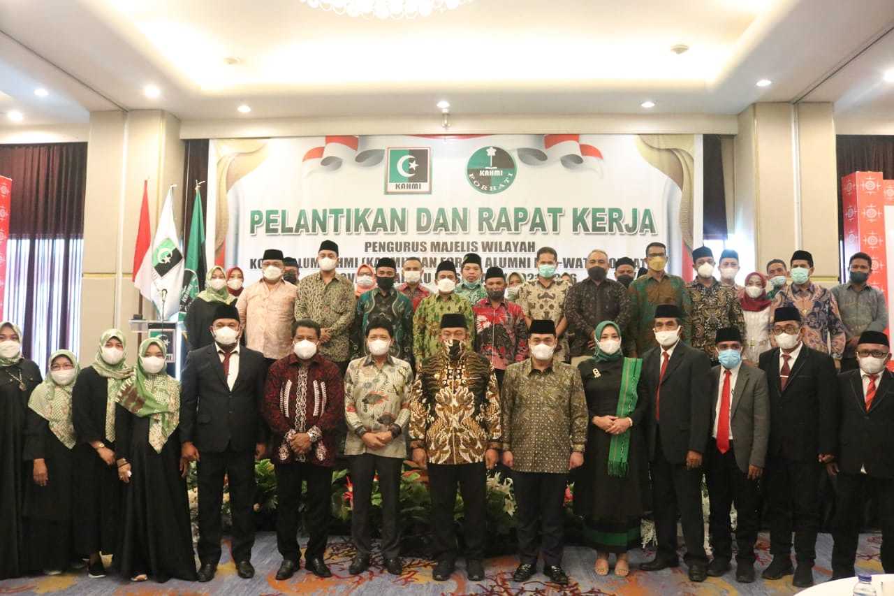 Gubernur MI Dapat Piagam Penghargaan sebagai Anggota Kehormatan dari Majelis Nasional KAHMI 