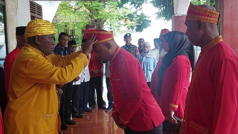 Rat Tuvle Kuhkuhkan Adat Kei Calon Tunggal Kepala Ohoi Tual