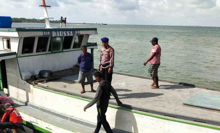 Personil Sat. Polairud Polres Tanimbar Sambangi Nelayan dan Nahkoda Kapal