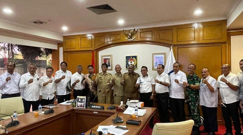 Pj Bupati Malteng dan SBB Rapat di Kemendagri Bahas Tapal Batas