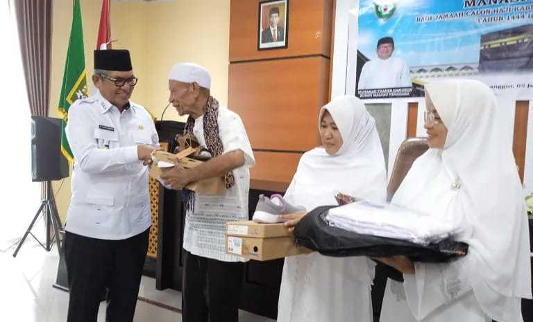 Bupati Hanubun Buka Kegiatan Manasik Haji JCH Kabupaten Malra