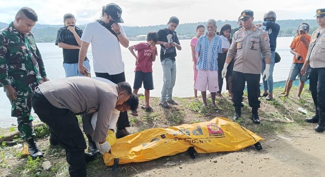 Warga Desa Galala. Kota Ambon Dihebohkan Mayat Pria Tanpa Identitas