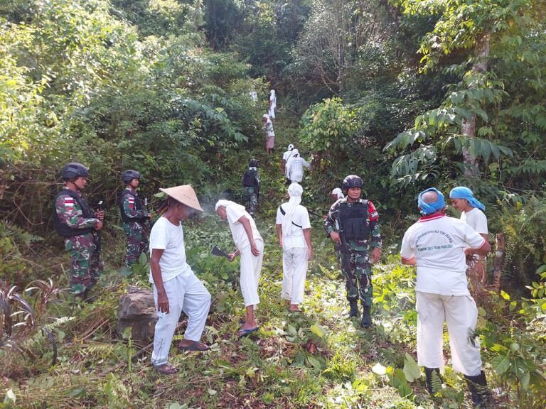 Pengembalian Situs Makan Leluhur Marga Soa Tualeka, Pasukan Ajusta Laksanakan Pengamanan di Pulau Haruku
