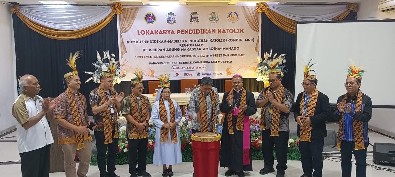 Walikota Ambon  Saat Lokakarya Pendidikan Katolik Tekan Penting Kecerdasan Emosional Disamping Intelektual 