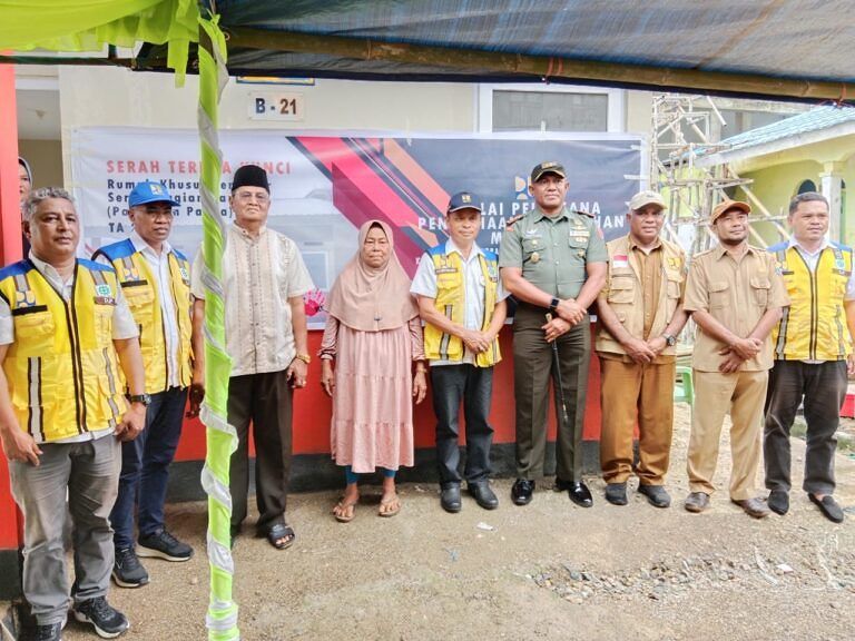 Serah Terima Kunci Rumah Khusus Tersebar Seram Bagian Barat (Pahlawan Papua) T. A. 2022