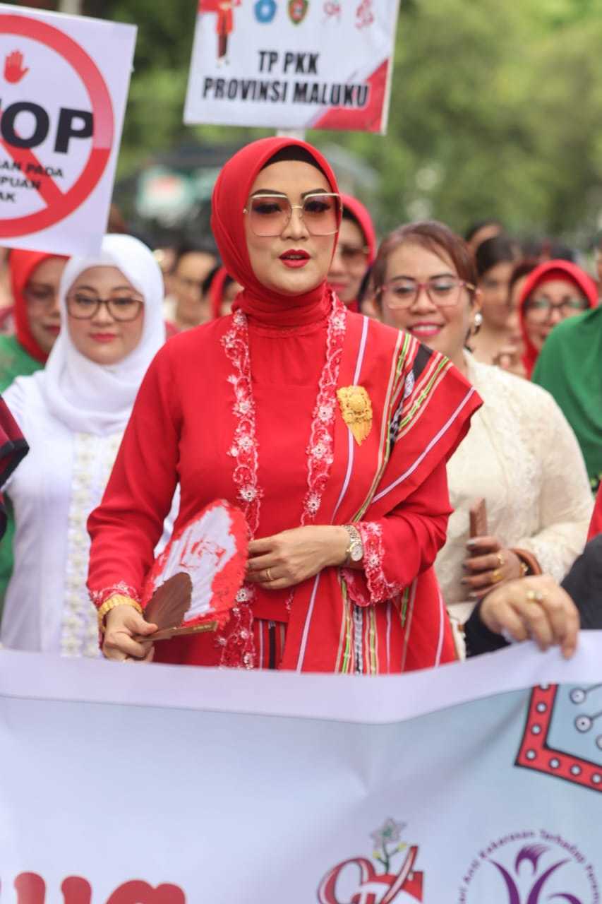 Peringati Hari Ibu, TP PKK Gelar Parade Kebaya dan Kampanye Anti Kekerasan Perempuan