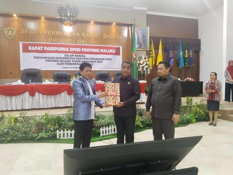 Watubun Buka Rapat Paripurna Penyampaian Dokumen KUA Dan PPAS Perubahan APBD TA 2024