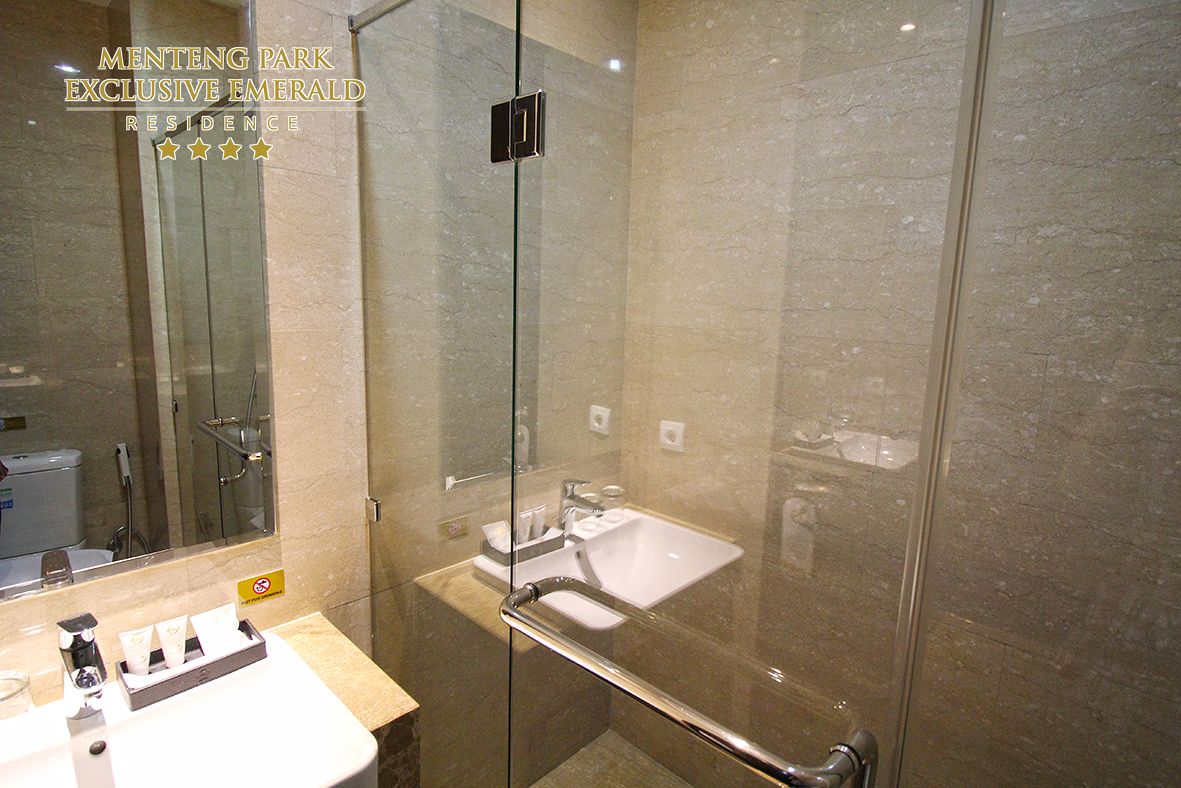 Shower Stall Superior Floor 2
