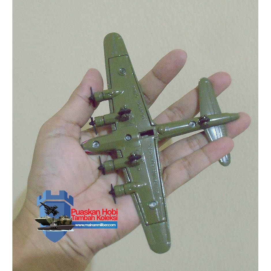 Miniatur Pesawat Militer Pembom B17 Flying Fortress