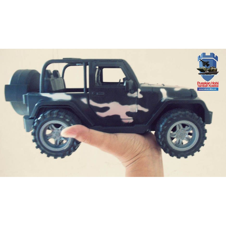 Mainan Jeep Rubicon Militer Plastik Warna Hitam