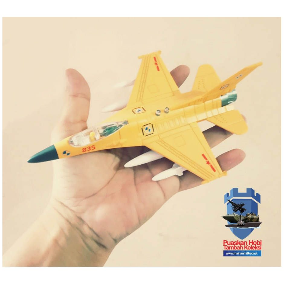 Miniatur Pesawat Tempur F 16 Oranye