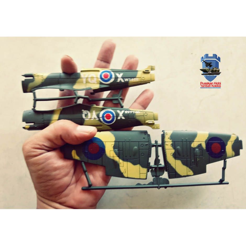 Miniatur Pesawat Tempur Spitfire Model Kit Merakit Tanpa Lem