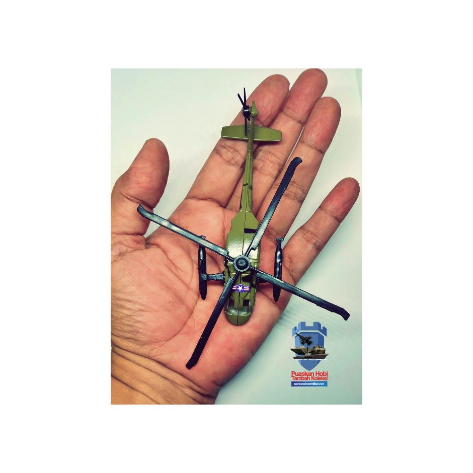 Miniatur Helikopter Tempur Blackhawk