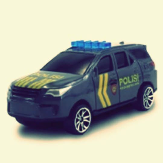 Miniatur Mobil Unit Sabhara Polisi Indonesia Tipe SUV
