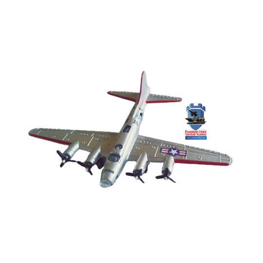 Miniatur Pesawat Pengebom B 17 Flying Fortress Skala 144