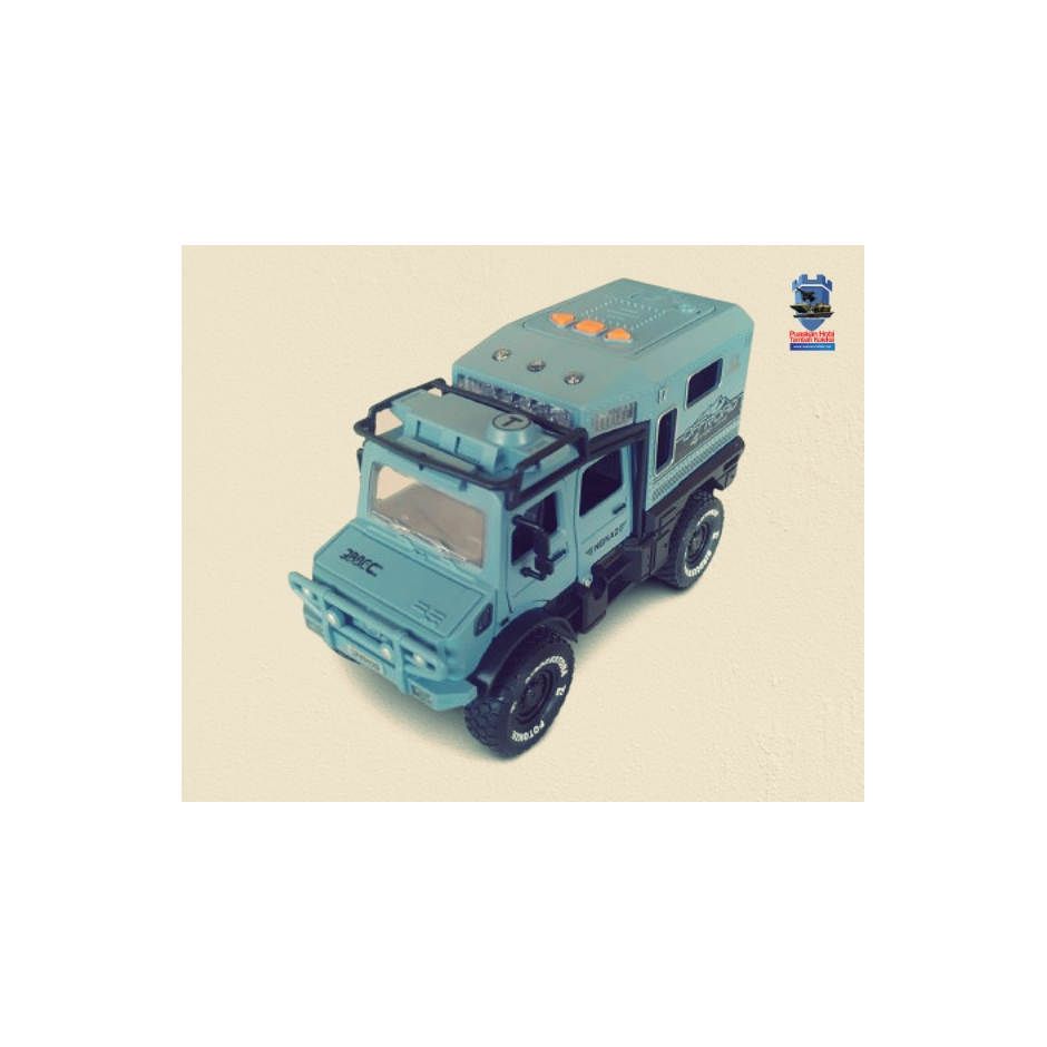 Mainan Mobil Offroad Unimog Biru