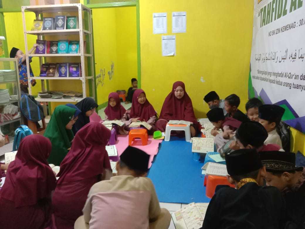 Antusias Santri Tahfidz Al-Qur’an Fathiyyah Zahra Abdul Karim Ikuti UAS Periode Juli-Desember 2022