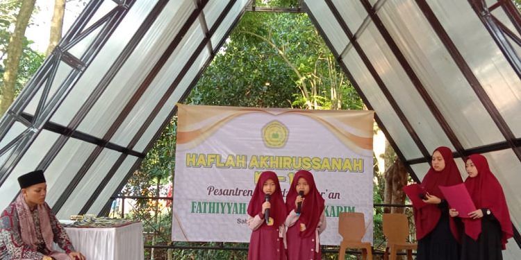 Santri Tahfidz Al-Qur’an Fathiyyah Zahra Abdul Karim Tampil di Acara Haflah Akhirussanah Ke-1