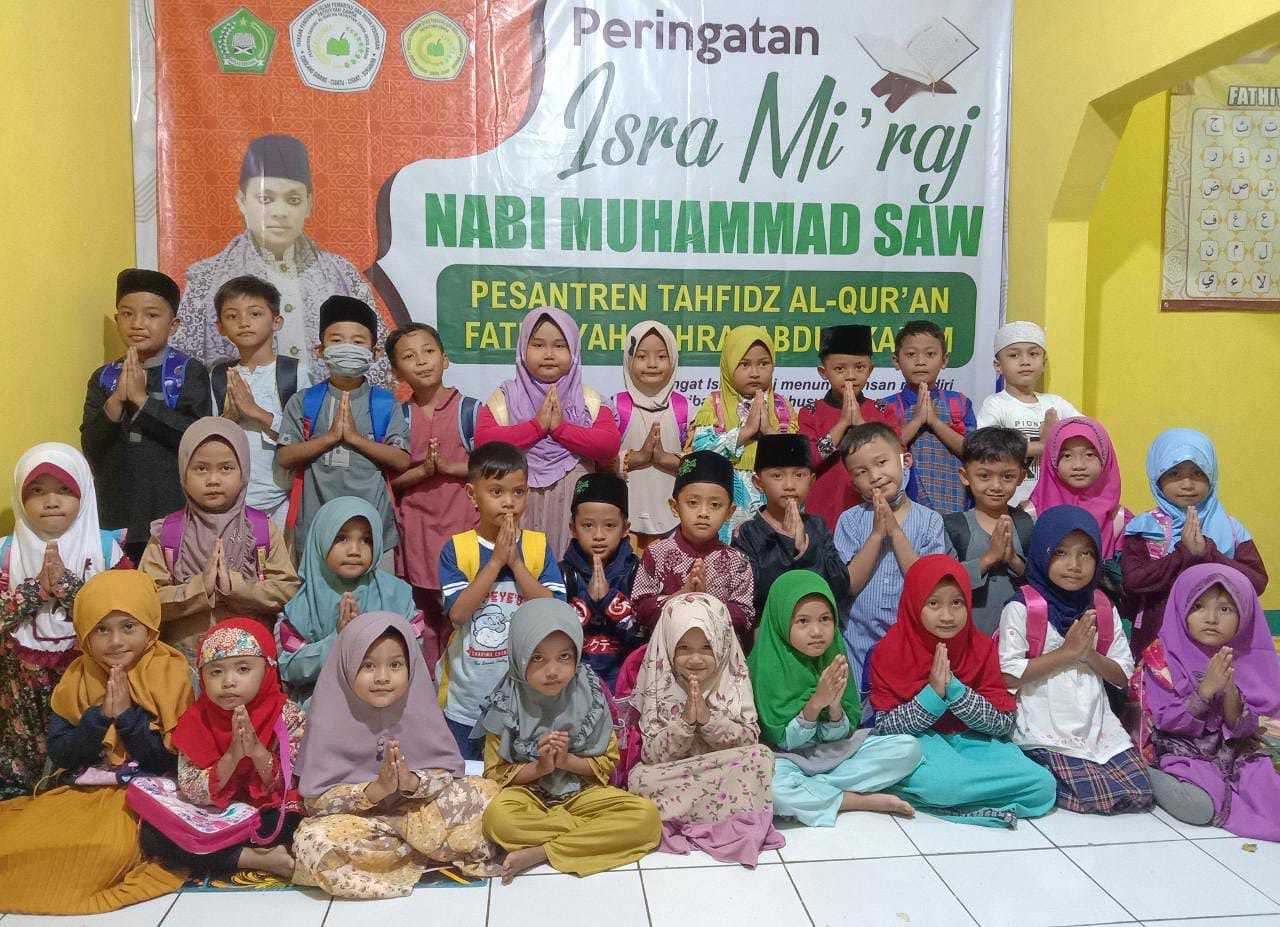 Pesantren Tahfidz Al-Qur’an Fathiyyah Zahra Abdul Karim Gelar Peringati Isra Miraj