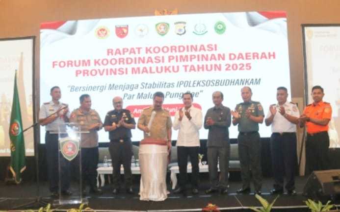 GUBERNUR BUKA RAKOR FORKOPIMDA PROVINSI MALUKU TAHUN 2025 DIHADIRI WALI KOTA/ BUPATI SE-MALUKU