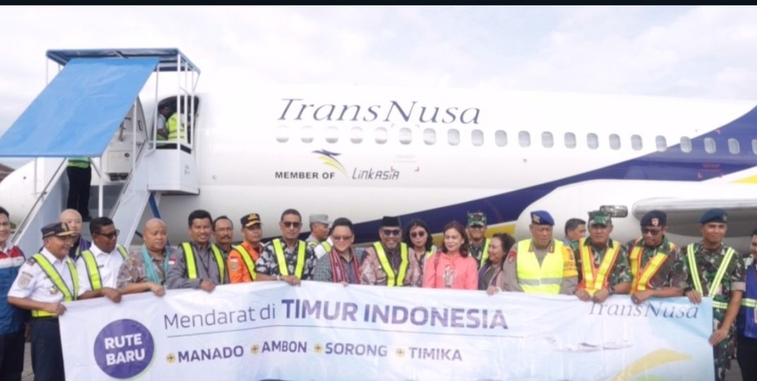 GUB : RESMIKAN RUTE PENERBANGAN PERDANA MASKAPAI TRANSNUSA AMBON-MANADO