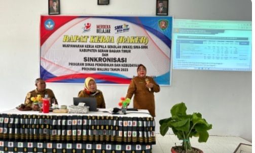 SANGADJI HADIRI PEMBUKAAN MKKS DI SBT, HARAP PENDIDIKAN BERMUTU/BERKWALITAS