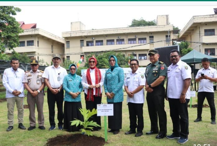 Gerakan Tanam 1000 Pohon Bersama Ibu Negara- DI Maluku WPM Tanam Pohon Sukun