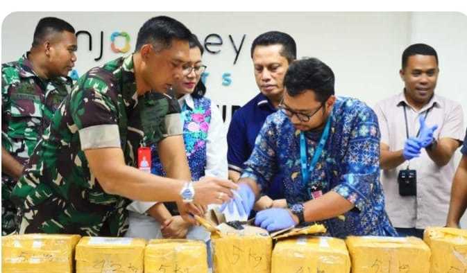 BANDARA PATTIMURA GAGALKAN PENGIRIMAN 33,5 KG CAIRAN MERCURY MELALUI JALUR UDARA