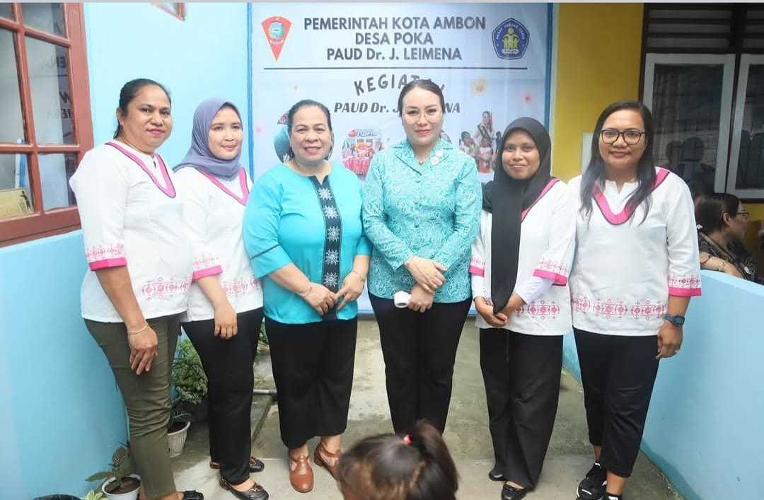 Ketua TP PKK Kota Ambon Kunjungan Perdana Pada Posyandu Flamboyan Desa Poka