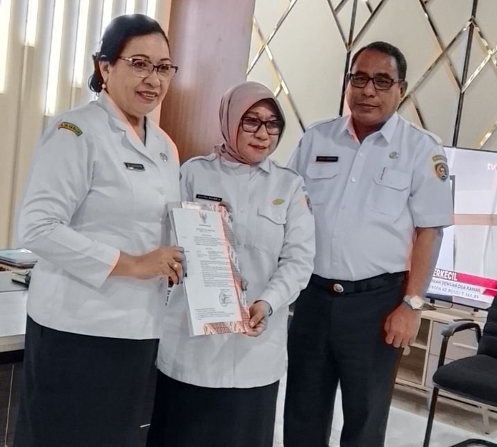 Lanny Laturiuw Kini Jabat Plt Kepsek SMA N1 Ambon, Ganti Plt Leonora Wemay