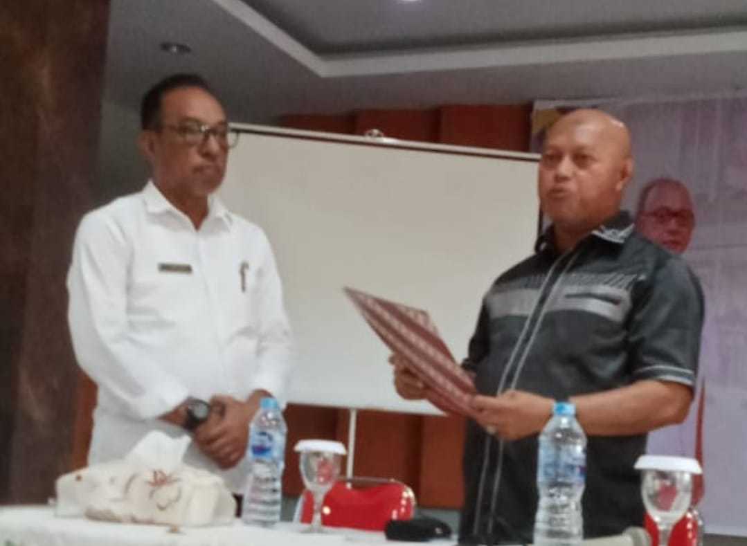 Djalaludin :  Serahkan Surat Tugas, H Tamtalahitu Jabat Plt Dinas PUPR