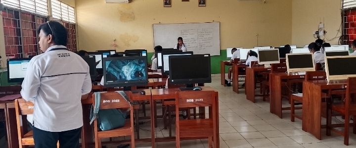 Gaspersz : 320 Siswa Ikut Ujian Akhir Gunakan Ofline & Online