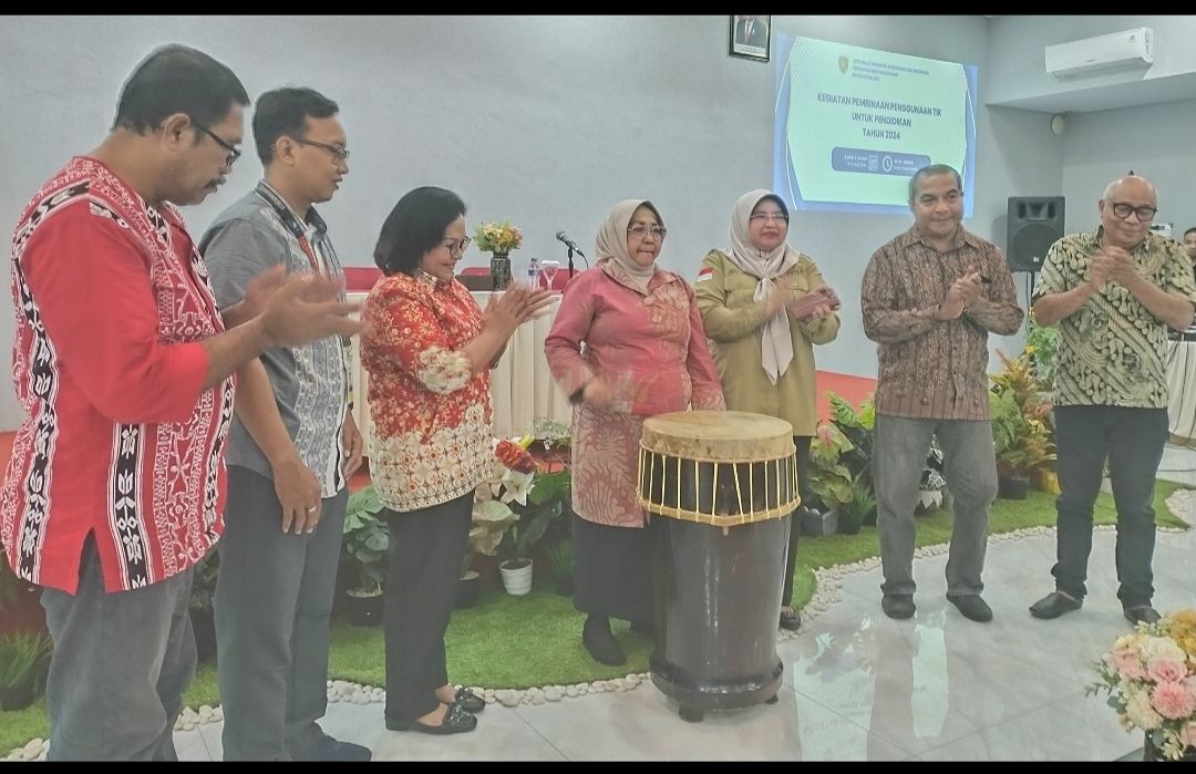 Sangadji : Pendidikan-Teknologi,  Dua Mata rantai  Tidak Bisa Dipisahkan