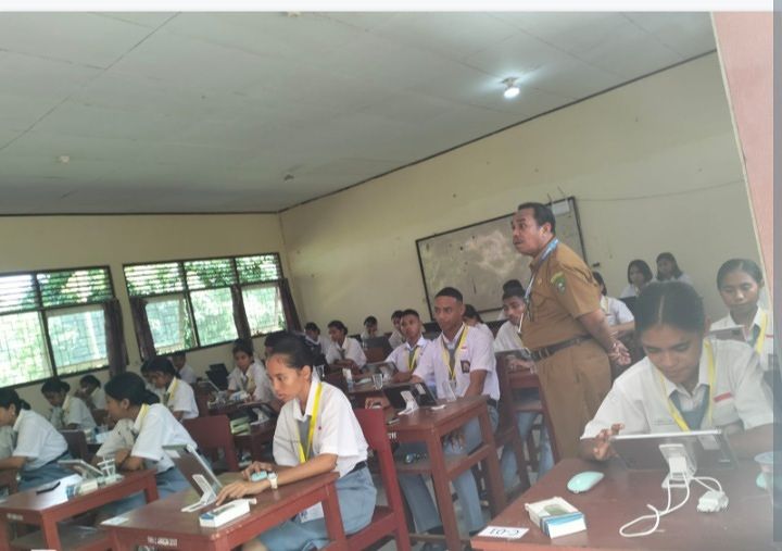 222 Siswa SMKN 6 IKUT UJIAN BERBASIS KOMPUTER- JUJUR JADI HARAPAN DEWAN GURU