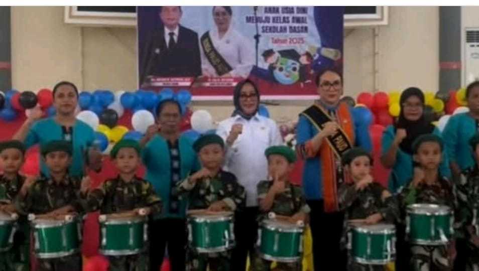 BUNDA LISA LEPAS ANAK PAUD KE JENJANG SEKOLAH DASAR
