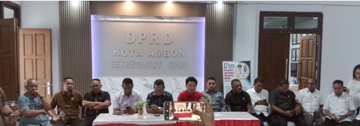 DPRD AMBON KUTUK KERAS TAWURAN PELAJAR BERUJUNG PEMBAKARAN RUMAH DESA  HUNUTH OLEH WARGA HITU