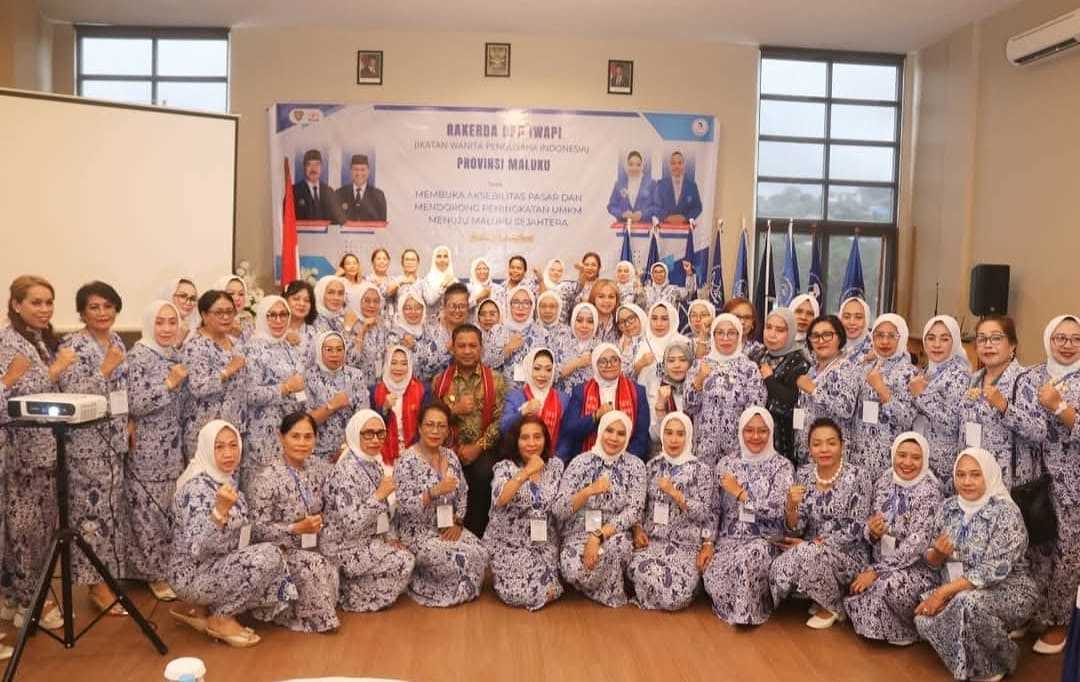 Nita Yadi : IWAPI Maluku Perempuan Luar Biasa,  Mesti Rekrut 30% Pengusaha Milinial. 