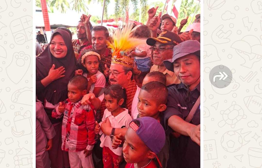 Gub : Resmikan Teras Pelayanan Publik Di Benjina, Tandai 7 Bulan Kepemimpinan Penuh Haru