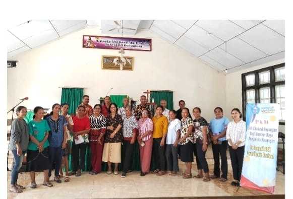UKIM GELAR PENINGKATAN KAPASITAS PENGELOLAAN KEUANGAN GEREJA DI JEMAAT LUMAHPELU, KLASIS TANIWEL TIMUR