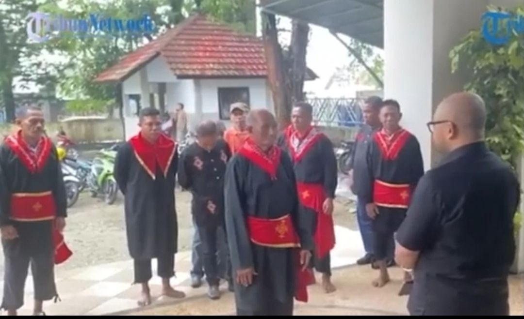 Masyarakat Rutong Melarang Sangat  AR Hadir Di Negeri Mereka