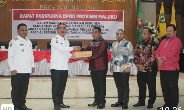 GUBERNUR SERAHKAN RANPERDA LPJ PELAKSANAAN APBD PROVINSI MALUKU T.A 2024