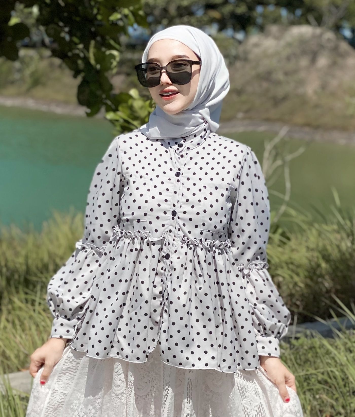 3 Tips Menentukan Blouse Polkadot Keren untuk Hijabers